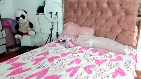 Ashley and Mike online show from 4, 2, 2026