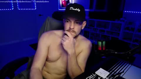 Snapshot of daddydrewlicious chatting on 17, 12, 2025 Drew online show from 17, 12, 2025