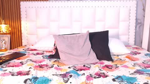 JAZMIN online show from 21, 1, 2025