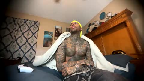 sexy tatted king bbc online show from 4, 5, 2026
