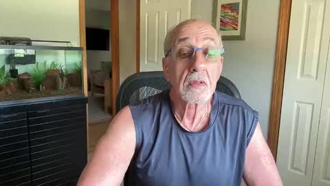 Snapshot of daddyweis chatting on 17, 5, 2026 daddyweis online show from 17, 5, 2026