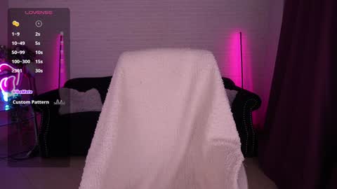 daenerys_daen online show from 4, 2, 2025