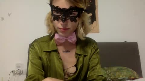 dafnesqueeze online show from 2, 12, 2024