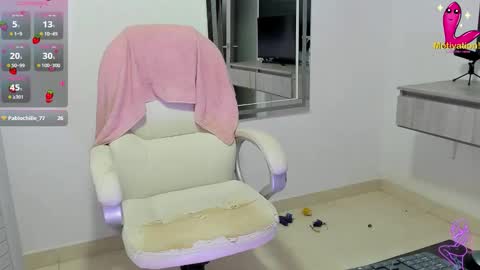 Snapshot of dahian_carter chatting on 6, 11, 2025 Dahian online show from 6, 11, 2025