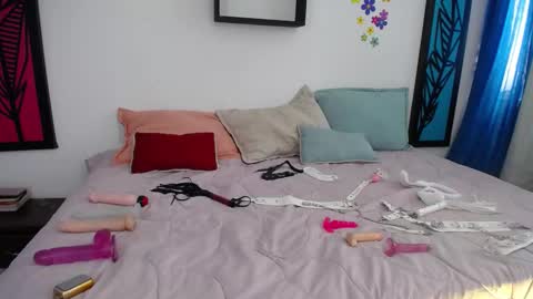 Dahiana online show from 12, 2, 2025