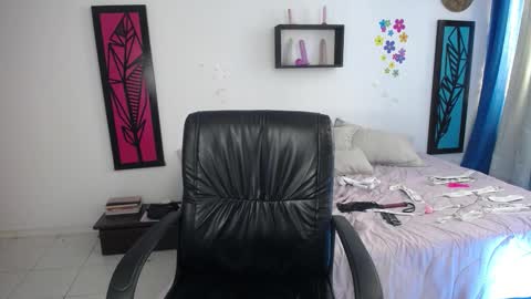 Dahiana online show from 15, 2, 2025