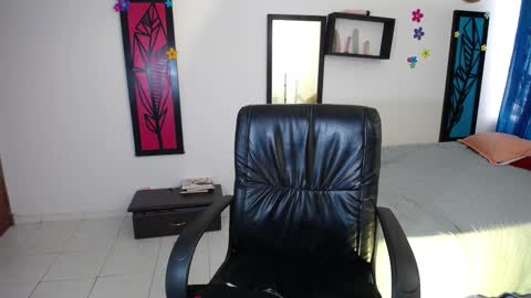 Dahiana online show from 27, 2, 2025