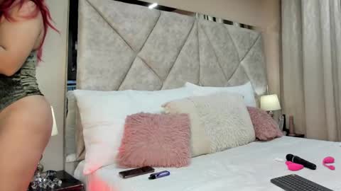Snapshot of dahianfox8 chatting on 1, 10, 2025 Dahian Fox online show from 1, 10, 2025