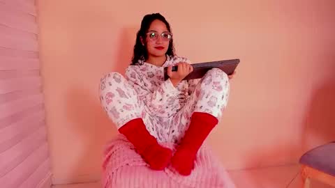 Snapshot of dahliabrowniee chatting on 8, 11, 2025 Dahli online show from 8, 11, 2025