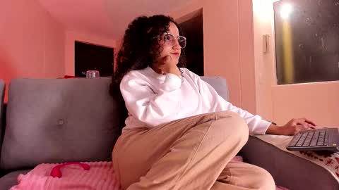 Snapshot of dahliabrowniee chatting on 23, 11, 2025 Dahli online show from 23, 11, 2025