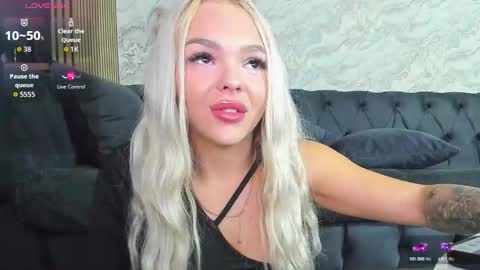 DaIsy Abby online show from 12, 10, 2025