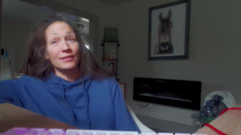 Snapshot of daisy_dove chatting on 2, 4, 2026 Daisy online show from 2, 4, 2026