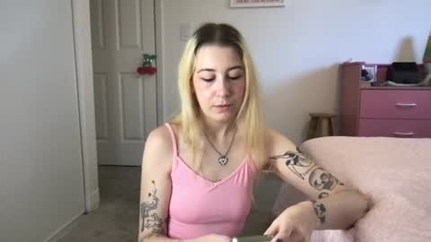 Snapshot of daisymynx chatting on 19, 7, 2026 daisymynx online show from 19, 7, 2026