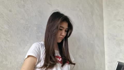 Snapshot of daisyzebley chatting on 27, 5, 2026 Jasmin online show from 27, 5, 2026
