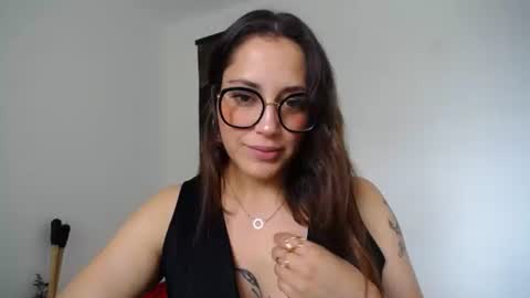 IG  dakotasofiaa online show from 2, 3, 2026