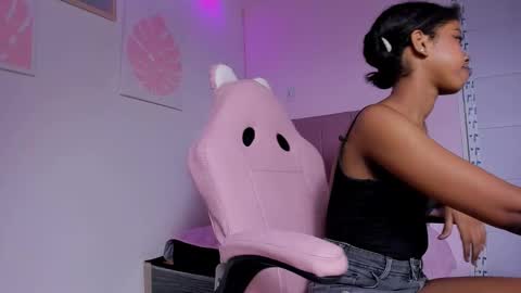 Snapshot of dakota_evans18 chatting on 8, 10, 2025 DAKOTA online show from 8, 10, 2025
