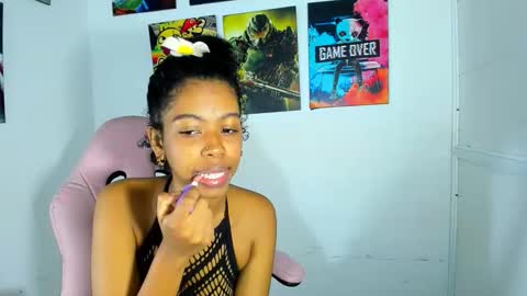 Snapshot of dakota_evans18 chatting on 13, 11, 2025 DAKOTA online show from 13, 11, 2025