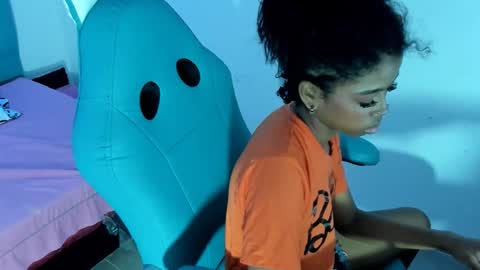 Snapshot of dakota_evans18 chatting on 27, 11, 2025 DAKOTA online show from 27, 11, 2025