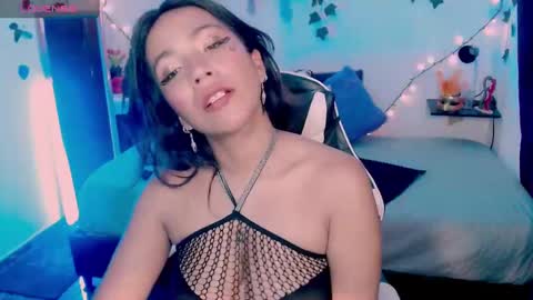 Caroliina online show from 19, 9, 2025