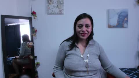 Dakotaagray online show from 9, 11, 2025