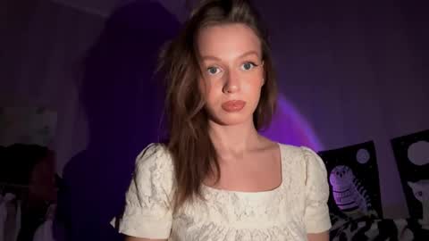 Snapshot of dakotabagaoisan chatting on 30, 10, 2025 Carrie online show from 30, 10, 2025