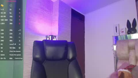 Snapshot of dakotarobbins_ chatting on 26, 11, 2025 dakotarobbins_ online show from 26, 11, 2025