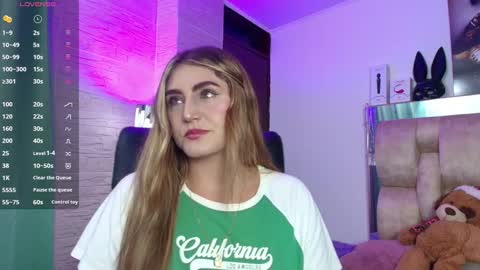 Snapshot of dakotarobbins_ chatting on 15, 12, 2025 dakotarobbins_ online show from 15, 12, 2025