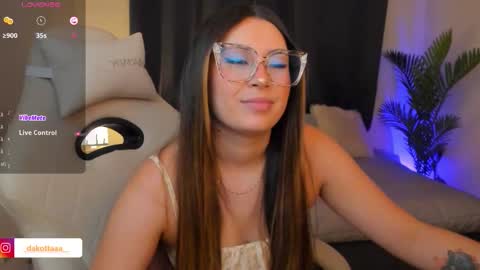 dakottaa__ online show from 7, 2, 2026