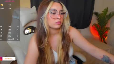 dakottaa__ online show from 10, 7, 2026