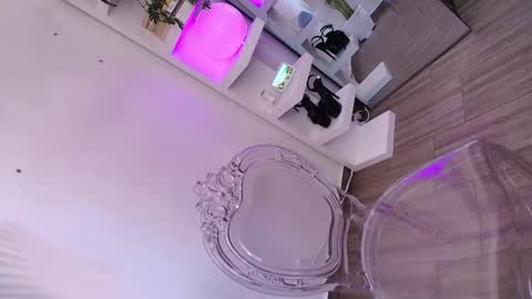 dalilathoms online show from 20, 4, 2026