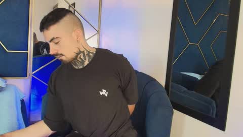 Dallas whitee online show from 25, 2, 2026