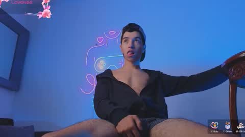 Snapshot of dallen_grant chatting on 14, 12, 2025 Dallen Grant online show from 14, 12, 2025