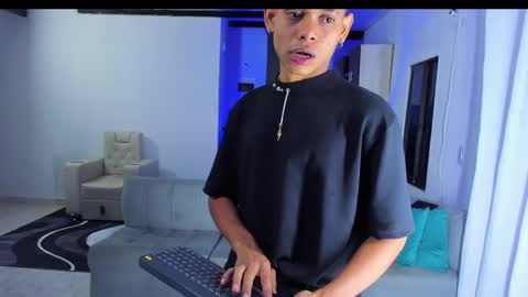 Snapshot of damar_felipe chatting on 11, 2, 2025 damar_felipe online show from 11, 2, 2025