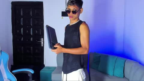 Snapshot of damar_felipe chatting on 6, 3, 2025 damar_felipe online show from 6, 3, 2025