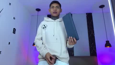 Snapshot of damar_felipe chatting on 9, 10, 2025 damar_felipe online show from 9, 10, 2025