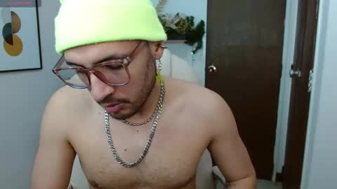 Snapshot of dami_duarte chatting on 14, 12, 2025 Damian Duarte online show from 14, 12, 2025