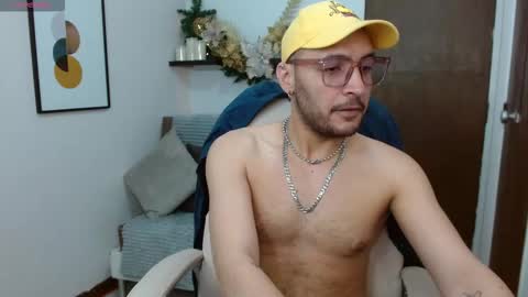 Snapshot of dami_duarte chatting on 16, 12, 2025 Damian Duarte online show from 16, 12, 2025