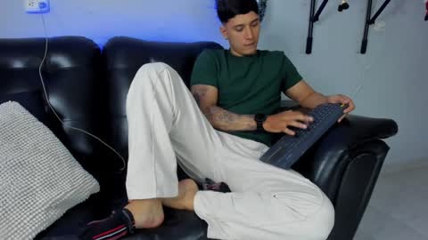 Snapshot of damian23_ chatting on 21, 12, 2024 DAMIAN online show from 21, 12, 2024