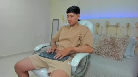 Snapshot of damian23_ chatting on 3, 1, 2025 DAMIAN online show from 3, 1, 2025