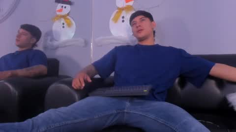 Snapshot of damian23_ chatting on 5, 1, 2025 DAMIAN online show from 5, 1, 2025