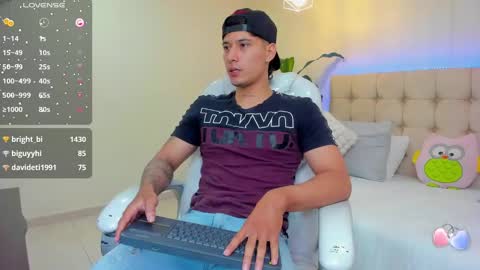 Snapshot of damian23_ chatting on 21, 1, 2025 DAMIAN online show from 21, 1, 2025