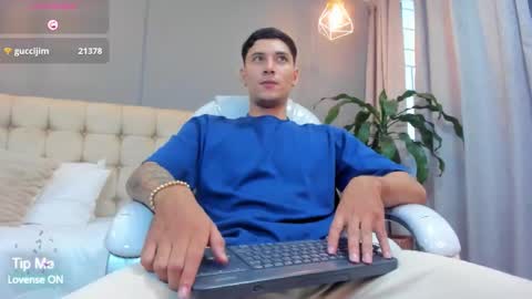 Snapshot of damian23_ chatting on 9, 10, 2025 DAMIAN online show from 9, 10, 2025