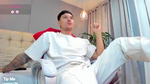Snapshot of damian23_ chatting on 17, 10, 2025 DAMIAN online show from 17, 10, 2025