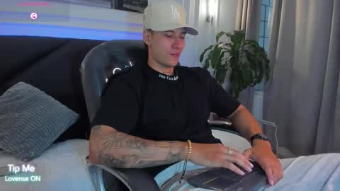 DAMIAN online show from 7, 2, 2026