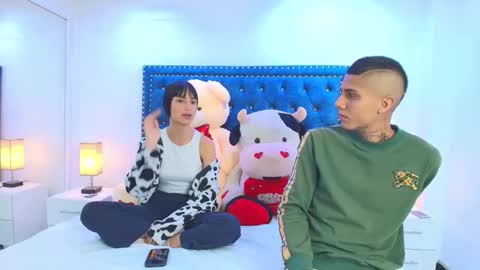 DAMIAN AND ROXANNE.  online show from 20, 9, 2025