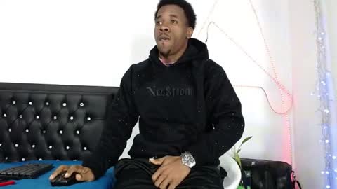 Snapshot of damian_hart_24cm chatting on 9, 6, 2026 damian_hart_24cm online show from 9, 6, 2026