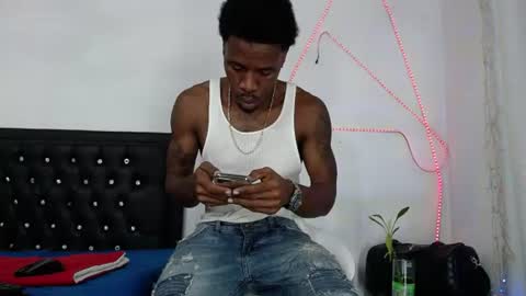Snapshot of damian_hart_24cm chatting on 1, 7, 2026 damian_hart_24cm online show from 1, 7, 2026