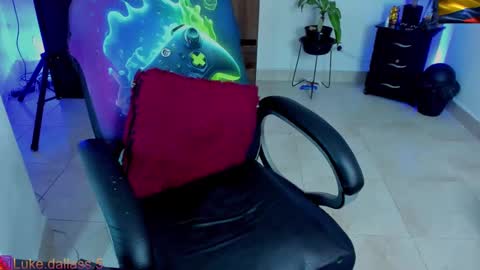 Snapshot of damian_torner chatting on 8, 2, 2025 Damian torner online show from 8, 2, 2025