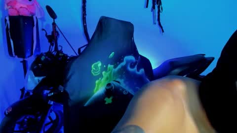 Snapshot of damian_torner chatting on 9, 10, 2025 Damian torner online show from 9, 10, 2025