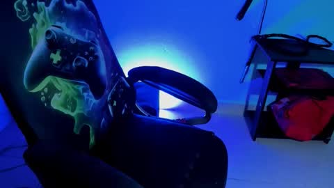 Snapshot of damian_torner chatting on 4, 11, 2025 Damian torner online show from 4, 11, 2025